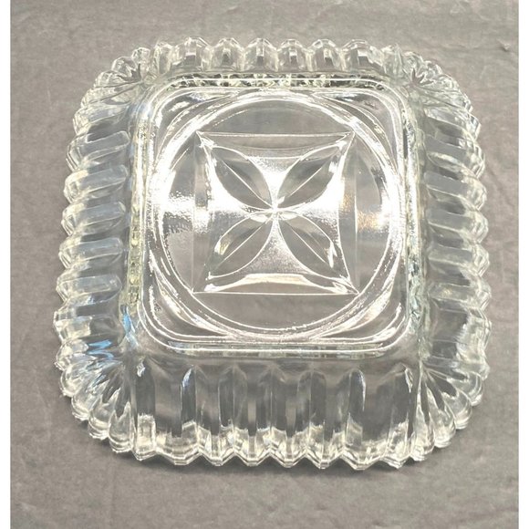 Vintage Clear Glass Decorative Serving Bowl Candy Dish 6.25" Across - Picture 3 of 9